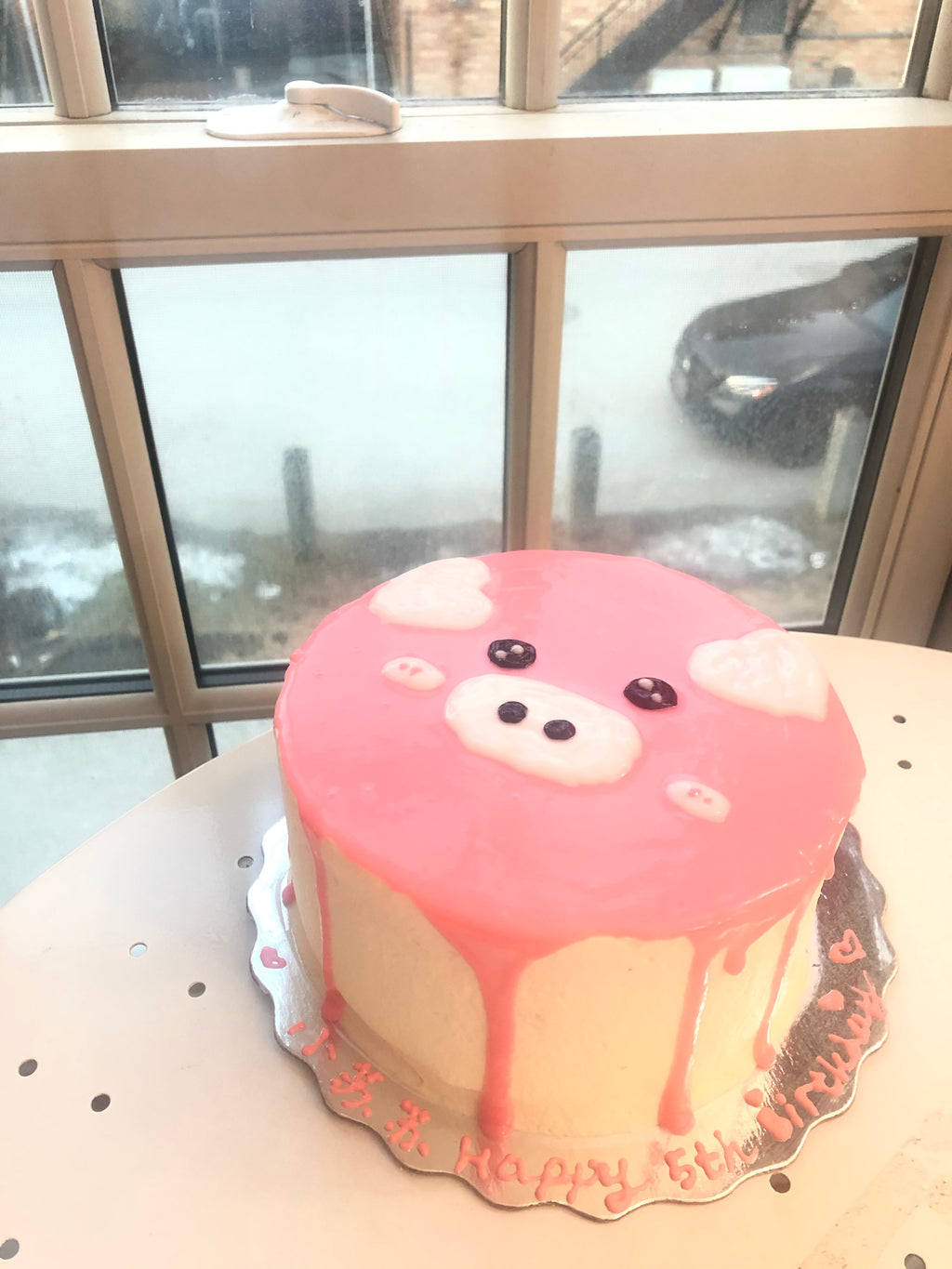 Pink pig cake